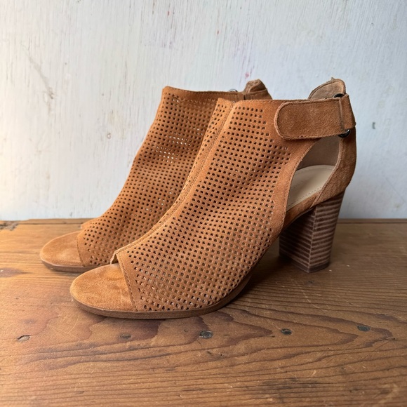 Marc Fisher Shoes - Marc fisher // brown suede leather laser cut block heel peep toe shoes sz 8.5